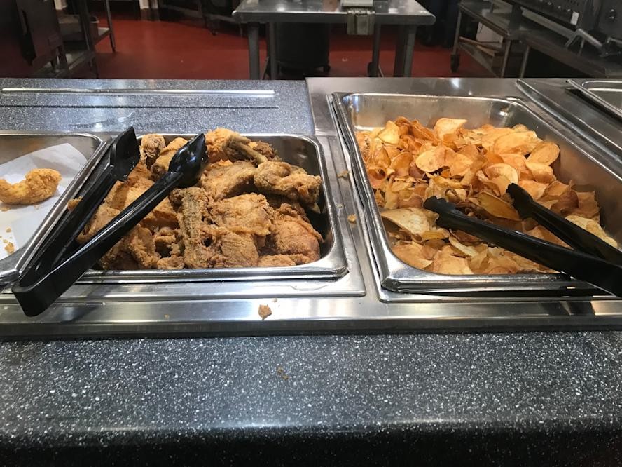 What are the breakfast hours at Golden Corral: America’s #1 Buffet?
